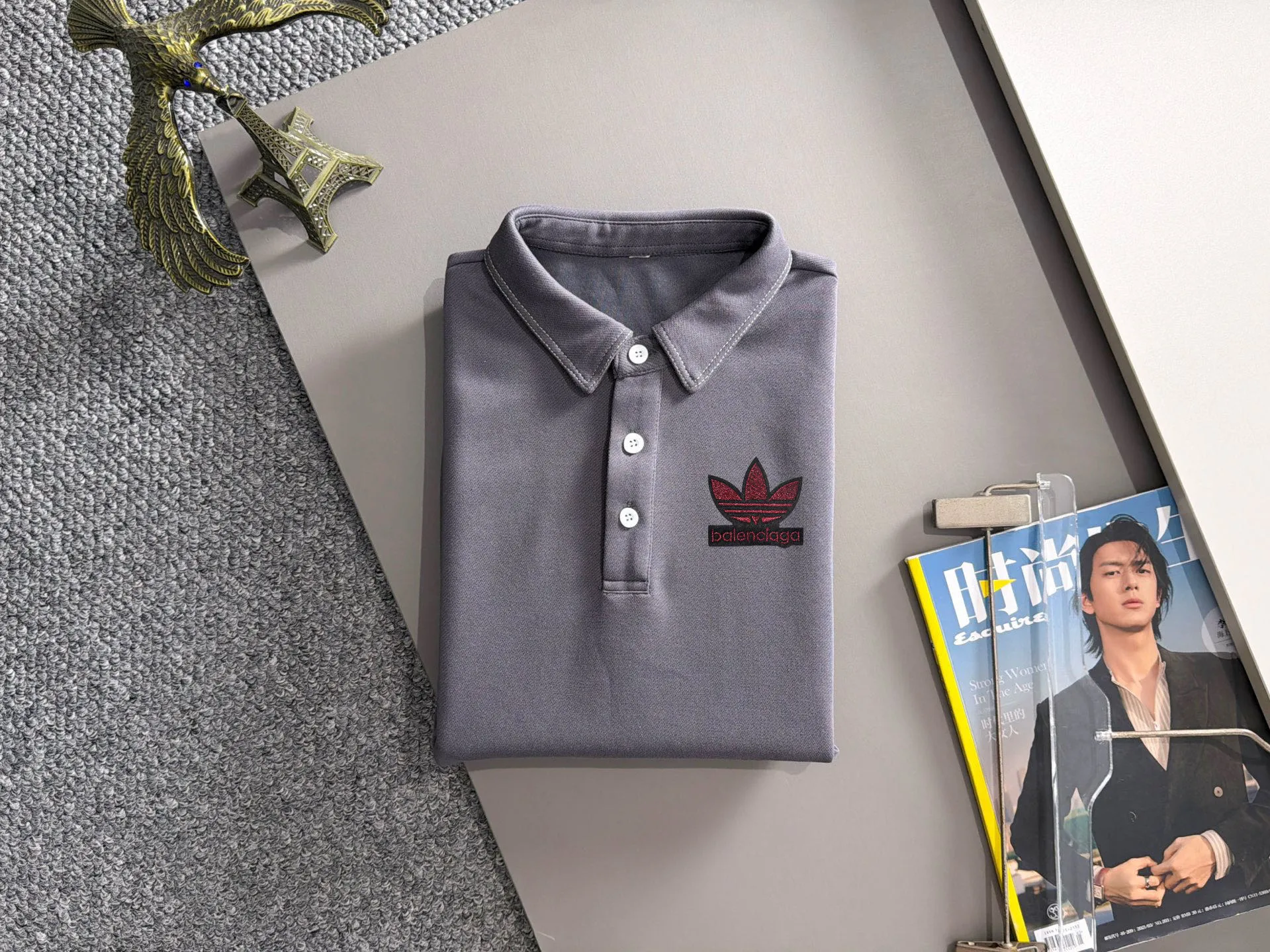 Paris Clover exclusively launches the 2026 autumn and winter New Arrival long-sleeved sweatshirts for men and women. Same Style. Many stars have the same style. Craftsmanship that ordinary small workshops cannot copy. No matter in terms of materials, detail restoration and craftsmanship, we are not afraid of any challenges, just to provide you with wonderful products. Compare the top Original versions at will. No expense is spared just to make it better. Unique imported fabric feel. Purely imported German machine production. Precision operation. Thousands of needles density. A complete set of New Arrival accessories with three standards can be customized simultaneously. Versatile upper body is fashionable, a perfect choice for autumn and winter, and a must-have item. Sizes table: M-4XL (please state your height and weight when placing an order)